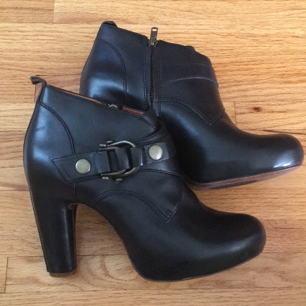 Frye Liv Bootie 10